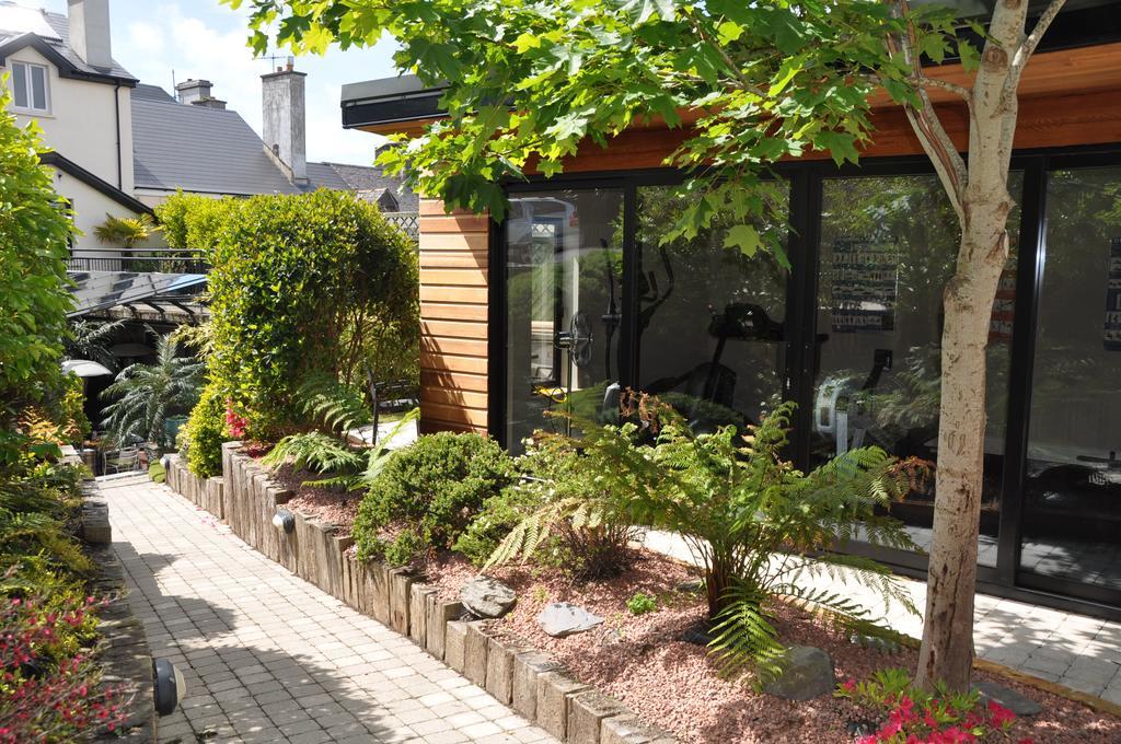 Отель Quinlan & Cooke Boutique Townhouse And Qcs Seafood Restaurant Кэрсивин Экстерьер фото