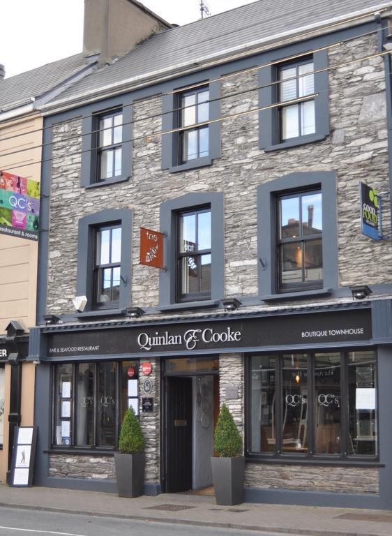 Отель Quinlan & Cooke Boutique Townhouse And Qcs Seafood Restaurant Кэрсивин Экстерьер фото
